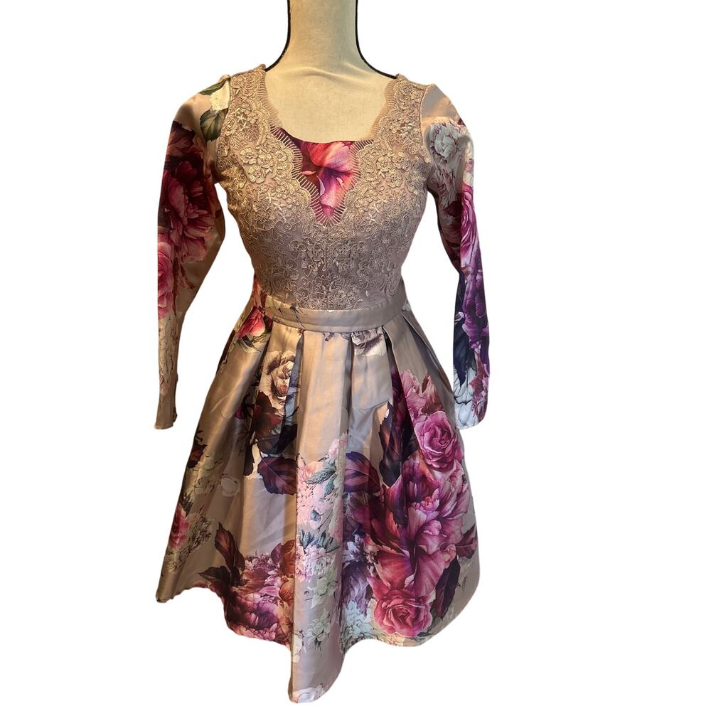 ⭐️ Women’s Soieblu Beige / Pink Fit & Flare Floral Dress Size Medium Graduation